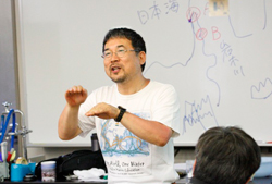 体験型科学教育の指導者を育成