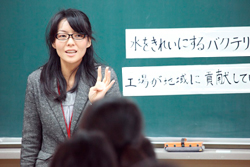 小中一貫で独自に「在り方生き方」領域を設定 ~総合と特活を統合、教科等との関連も図る ―船橋市立若松小・中学校「小中一貫教育公開研究会」より― 前編「授業を拝見!」