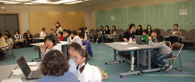 会場