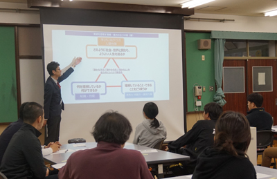 内田洋行教育総合研究所の平野主任研究員による概要説明