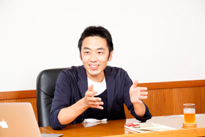 山田暢彦氏