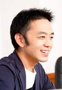 山田暢彦氏