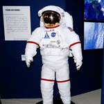 「宇宙博2014 ―NASA・JAXAの挑戦」体験リポート科学教育イベントで体感する宇宙開発の過去・現在・未来 ― 千葉・幕張メッセ ―