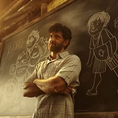 『スーパー30 アーナンド先生の教室』人生を教育に注いだ男の実話を映画化