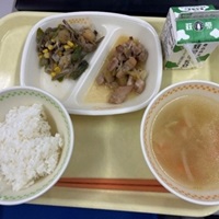 地場産物を生かした給食レシピ開発で、地域の魅力を発信！【食と地域】[中学３年生・総合的な学習の時間]